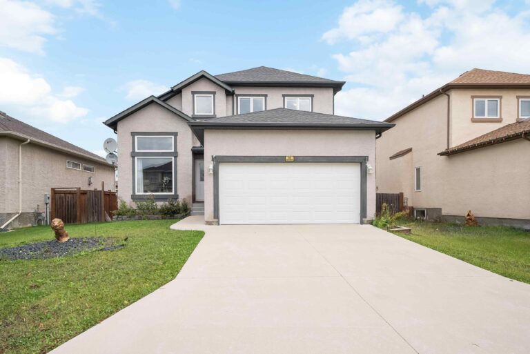 Winnipeg photography of a modern home exterior by EE Media Productions